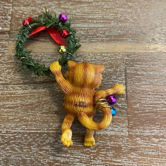 SET of 2 AGC Christmas Ornaments. (Hanging wreath cat and candy-cane frog) - Picture 3 of 5